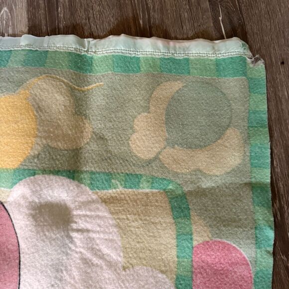 DISNEY Baby Kids Baby Blanket Vintage Crib‎ Winnie The Pooh Bear Satin Trim 90s - Picture 3 of 4